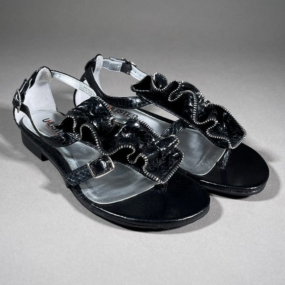 Unlisted‎ A Kenneth Cole Production Black Grape Stomping Thong Sandals Size 6 - Picture 1 of 14